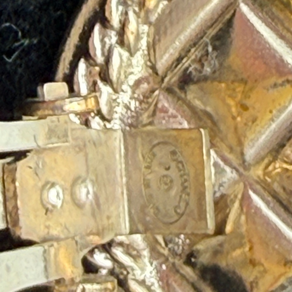 Vintage Chanel CC Matelasse clip-on earrings - Picture 5 of 15